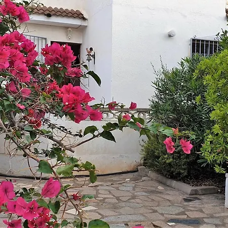 Villa Aquamarina: Mediterranean Getaway With Garden And Sea Proximity *