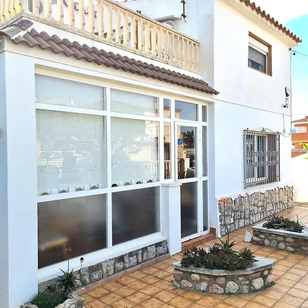 Villa Aquamarina: Mediterranean Getaway With Garden And Sea Proximity *